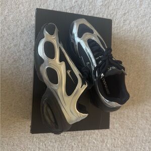 Nike Metallic Silver Airmax Muse